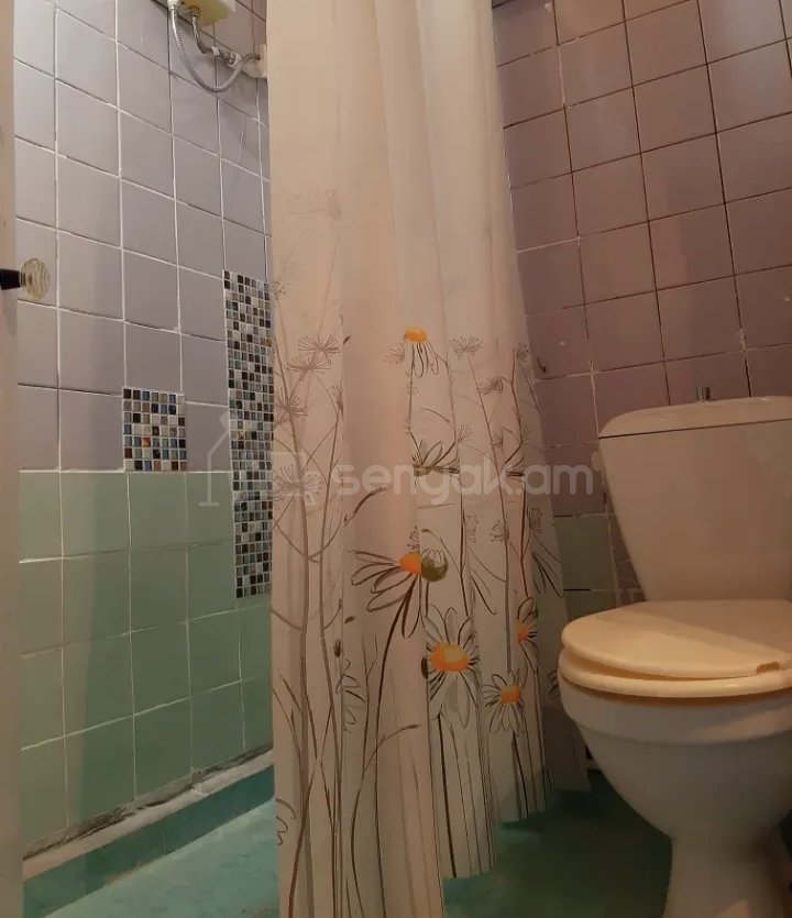 2 Սենյականոց Բնակարան Քարե Շենքում, 56քմ, 4/5 հարկ, Նորմալ Վիճակում, Կահավորված, Արևկող