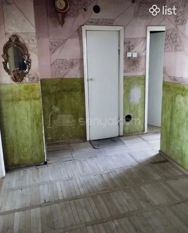 4 Սենյականոց Բնակարան Քարե Շենքում, 90քմ, 4/5 հարկ, Պետական Վիճակում