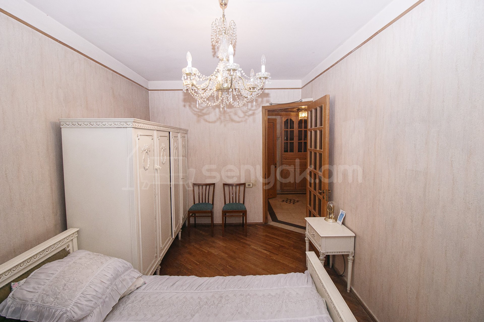 3 Սենյականոց Բնակարան Քարե Շենքում, 100քմ, 4/5 հարկ, Կոսմետիկ Վերանորոգված