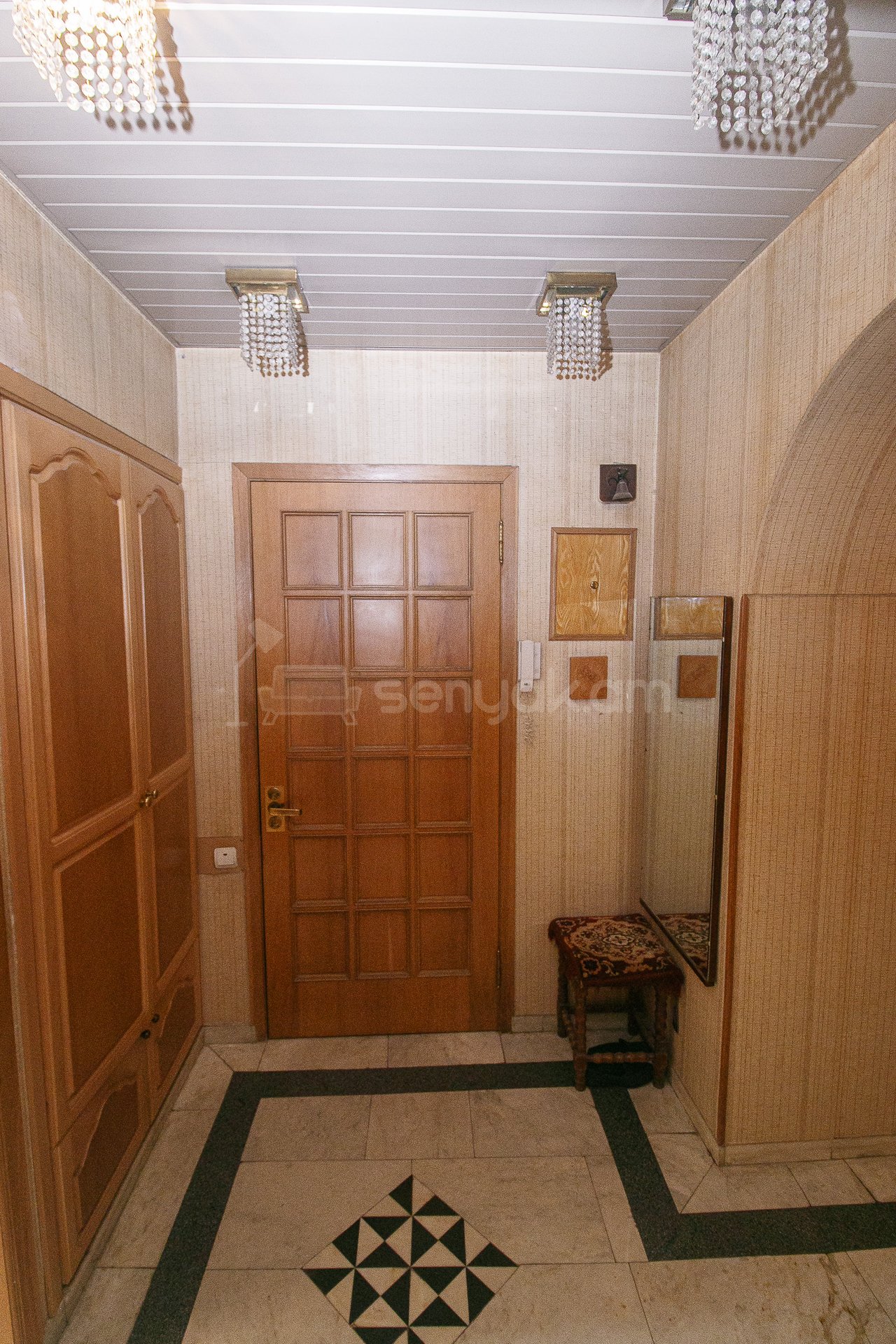 3 Սենյականոց Բնակարան Քարե Շենքում, 100քմ, 4/5 հարկ, Կոսմետիկ Վերանորոգված