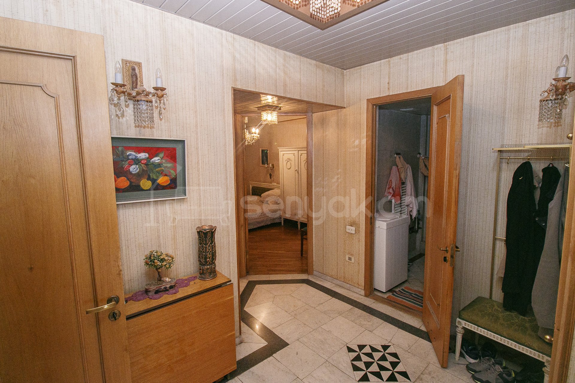 3 Սենյականոց Բնակարան Քարե Շենքում, 100քմ, 4/5 հարկ, Կոսմետիկ Վերանորոգված