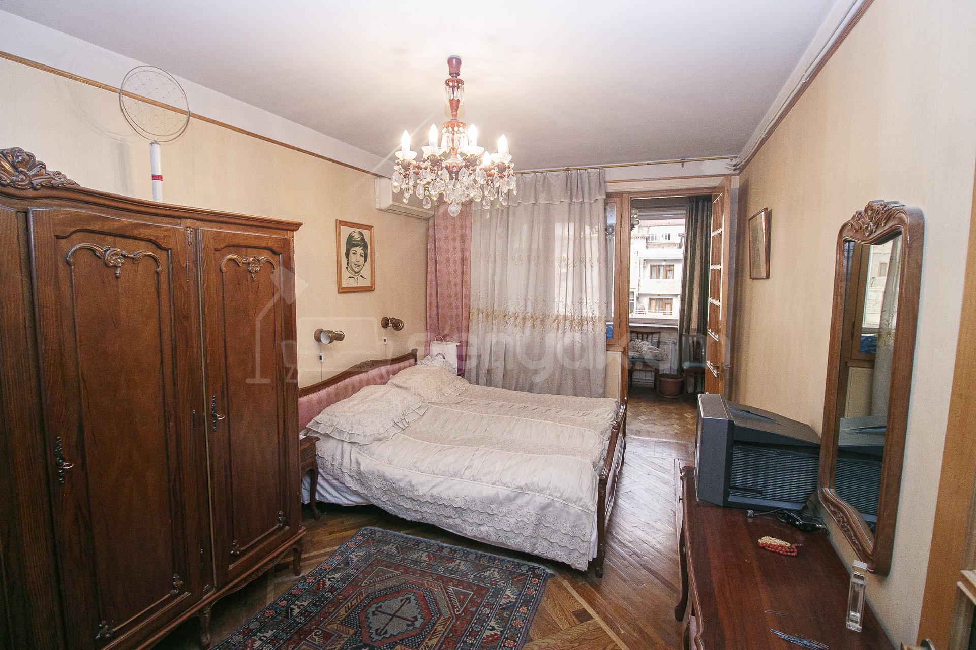 3 Սենյականոց Բնակարան Քարե Շենքում, 100քմ, 4/5 հարկ, Կոսմետիկ Վերանորոգված