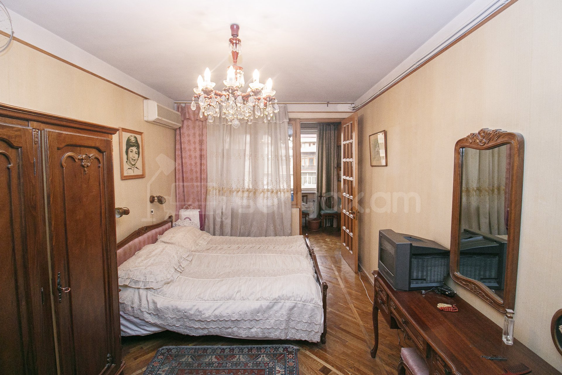 3 Սենյականոց Բնակարան Քարե Շենքում, 100քմ, 4/5 հարկ, Կոսմետիկ Վերանորոգված