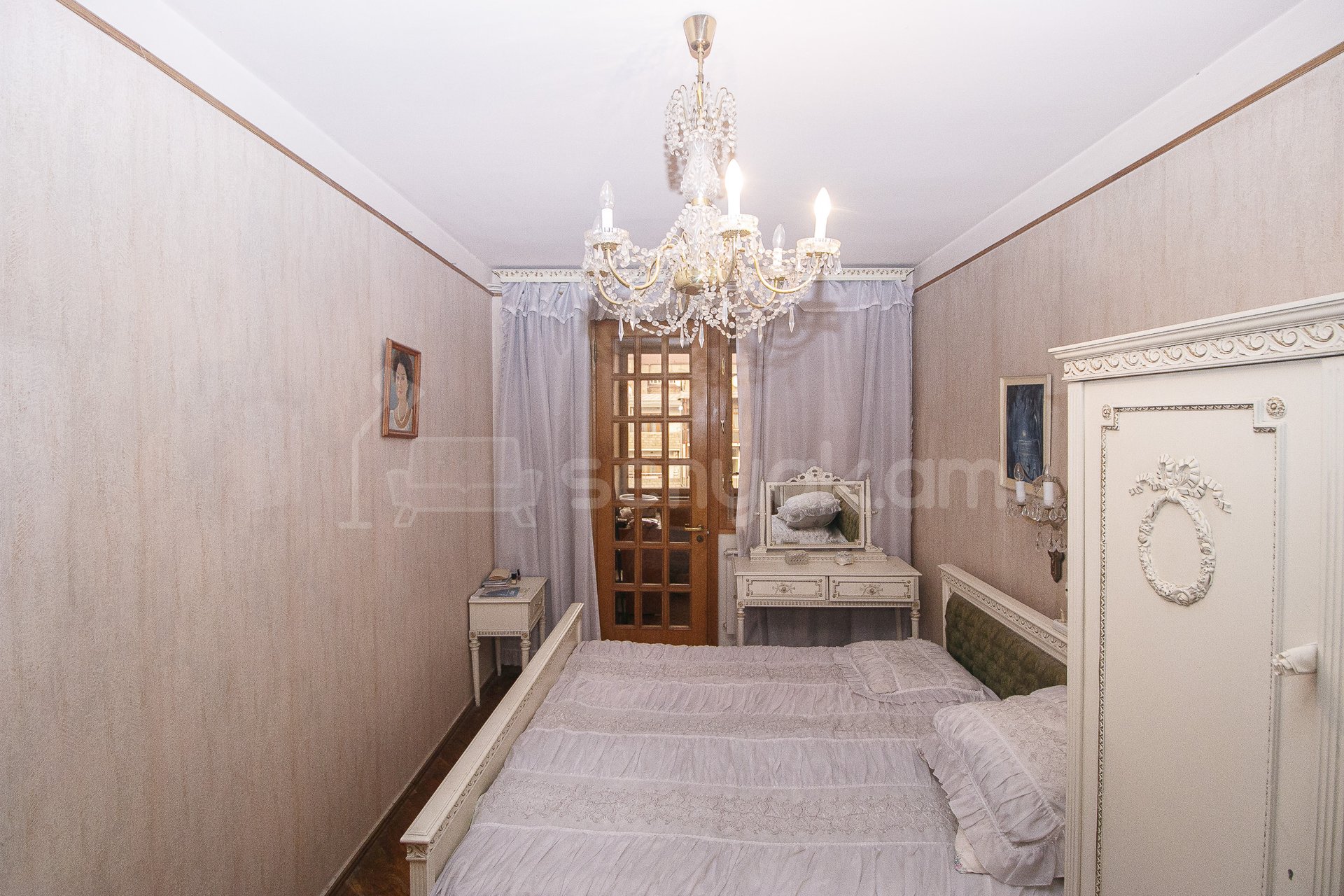 3 Սենյականոց Բնակարան Քարե Շենքում, 100քմ, 4/5 հարկ, Կոսմետիկ Վերանորոգված