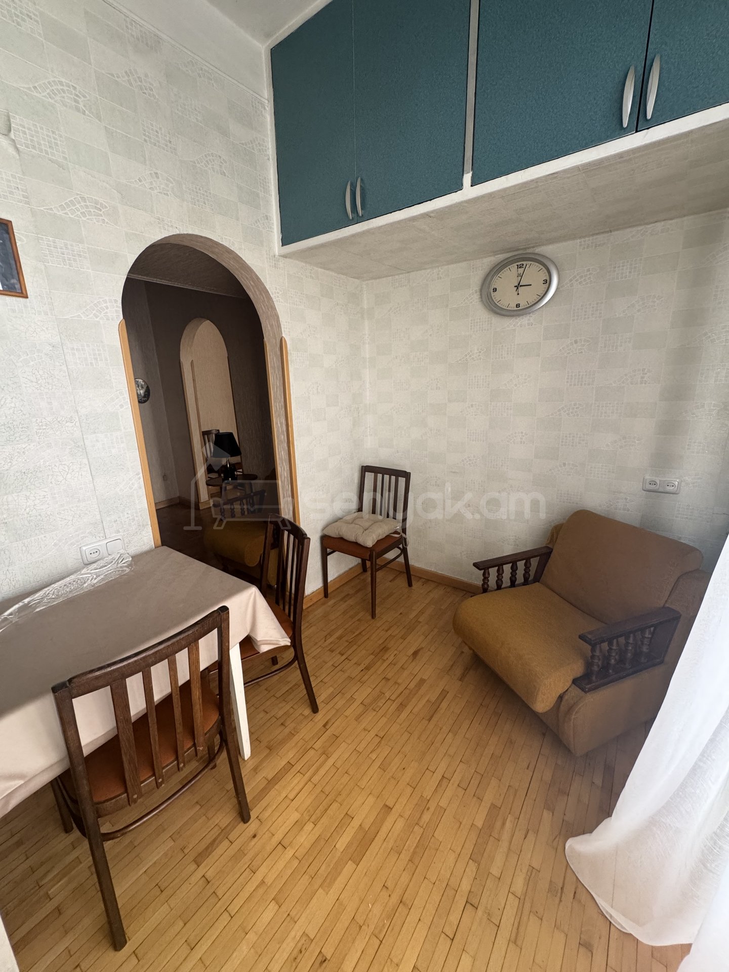 1 Սենյականոց Բնակարան Քարե Շենքում, 36քմ, 3/5 հարկ, Կոսմետիկ Վերանորոգված, Կահավորված, Արևկող