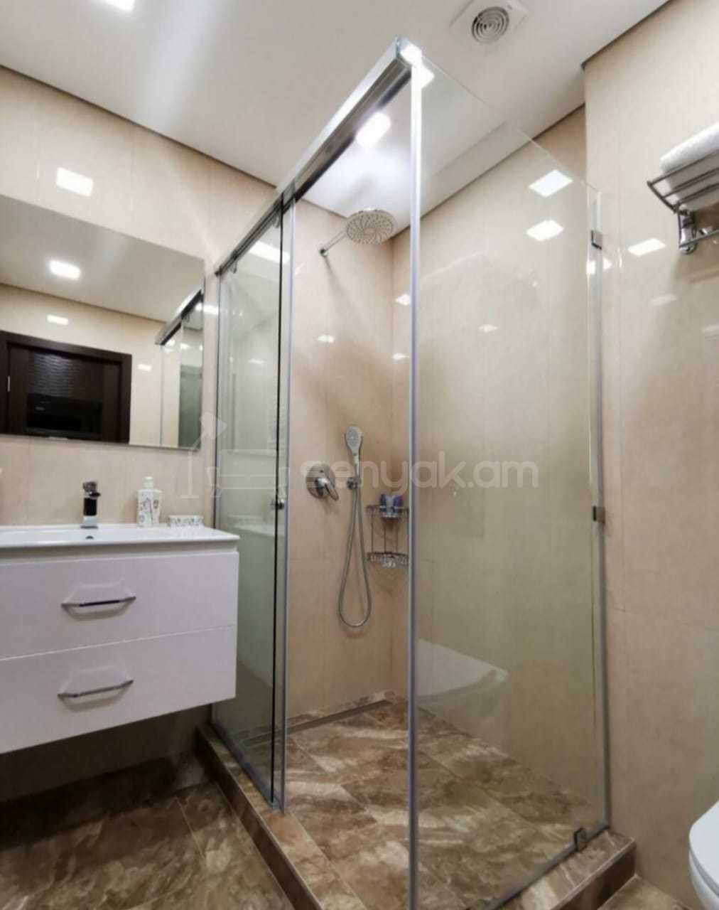 3 Սենյականոց Բնակարան Նորակառույցում, 80քմ, 7/11 հարկ, Դիզայներական Վերանորոգված