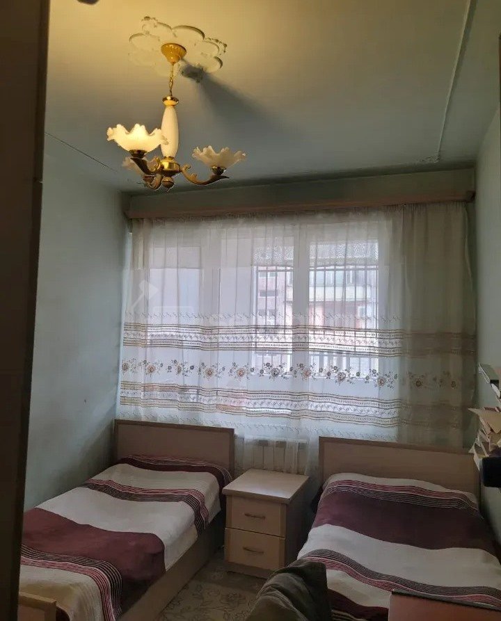 3 Սենյականոց Բնակարան Քարե Շենքում, 86քմ, 3/5 հարկ, Նորմալ Վիճակում