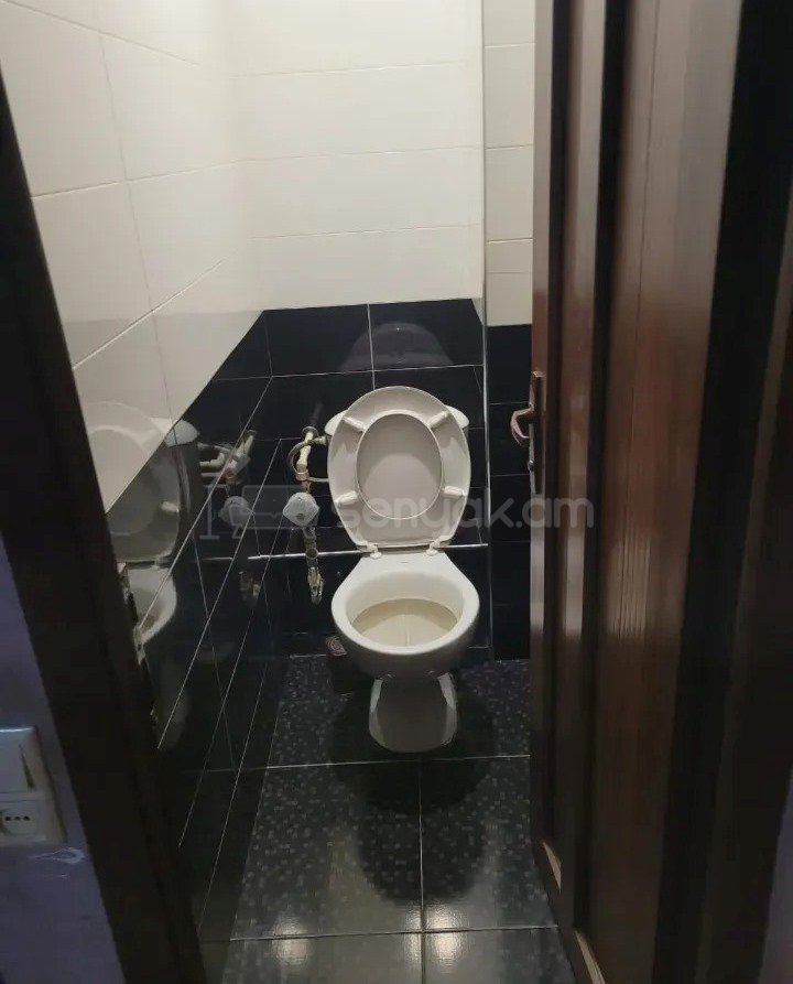 3 Սենյականոց Բնակարան Քարե Շենքում, 86քմ, 3/5 հարկ, Նորմալ Վիճակում