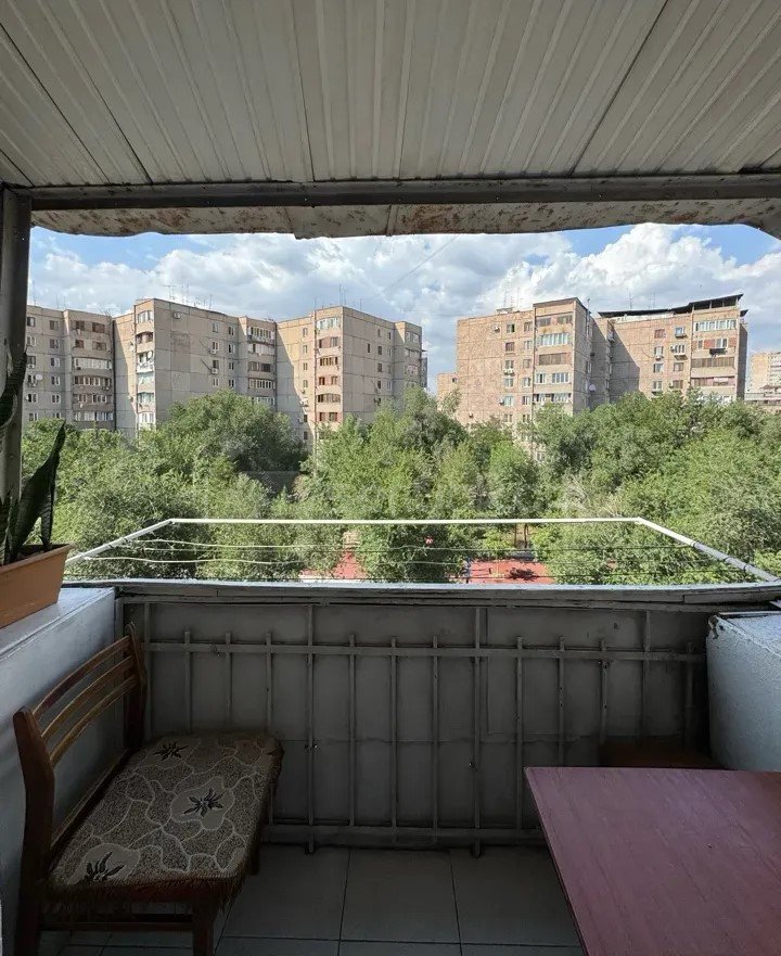 1 Սենյականոց Բնակարան Քարե Շենքում, 31քմ, 5/5 հարկ, Պետական Վիճակում