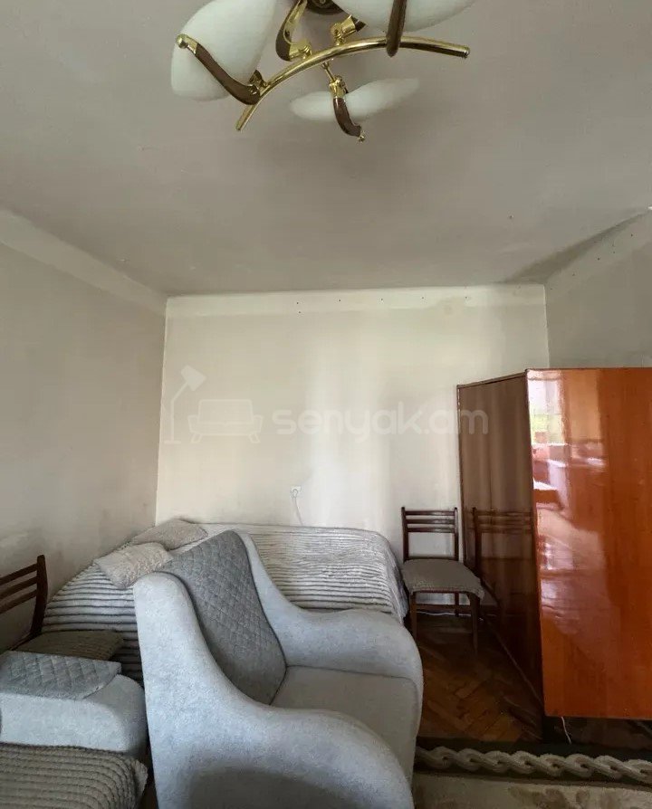 1 Սենյականոց Բնակարան Քարե Շենքում, 31քմ, 5/5 հարկ, Պետական Վիճակում