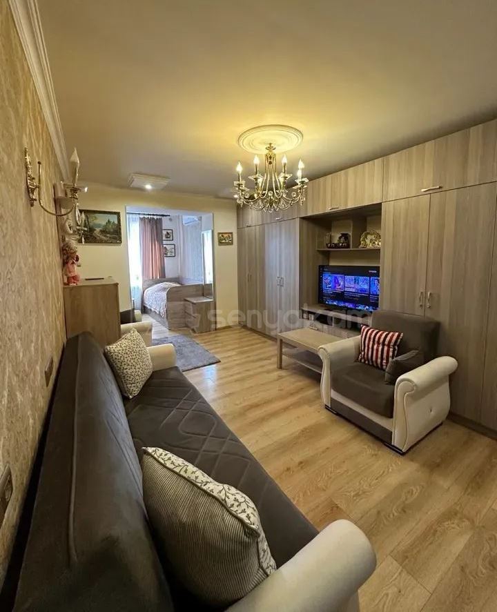 1 Սենյականոց Բնակարան Քարե Շենքում, 45քմ, 3/4 հարկ, Կապիտալ Վերանորոգված