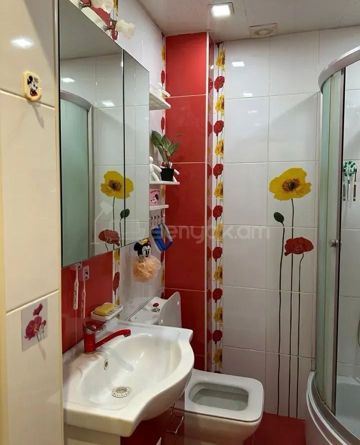 1 Սենյականոց Բնակարան Քարե Շենքում, 45քմ, 3/4 հարկ, Կապիտալ Վերանորոգված