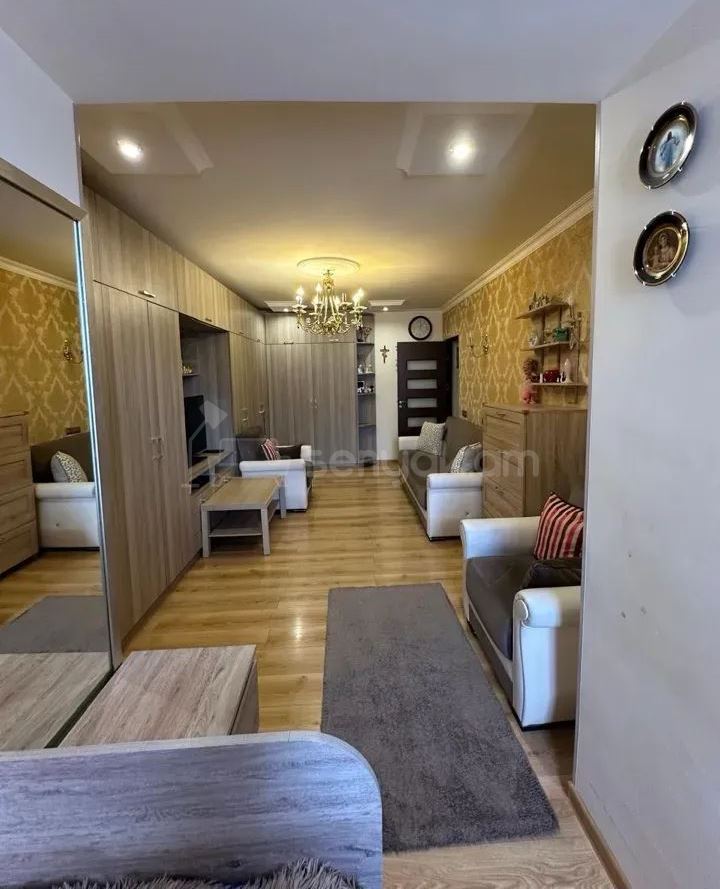 1 Սենյականոց Բնակարան Քարե Շենքում, 45քմ, 3/4 հարկ, Կապիտալ Վերանորոգված