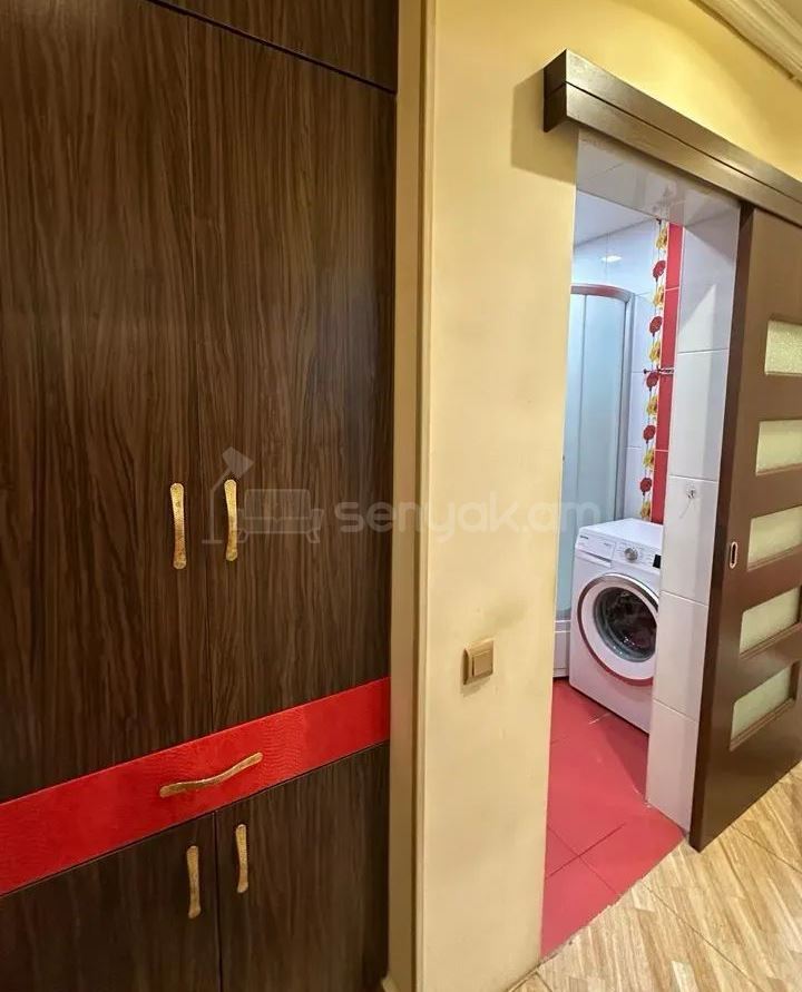 1 Սենյականոց Բնակարան Քարե Շենքում, 45քմ, 3/4 հարկ, Կապիտալ Վերանորոգված