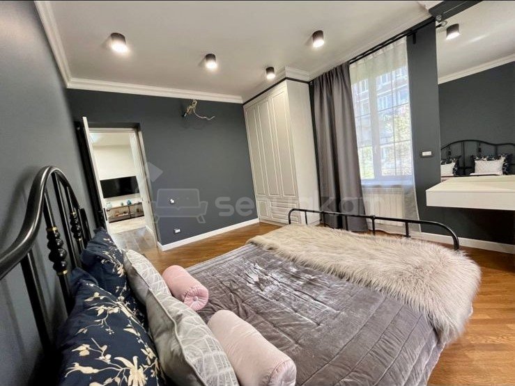 2 Սենյականոց Բնակարան Քարե Շենքում, 65քմ, 4/5 հարկ, Դիզայներական Վերանորոգված