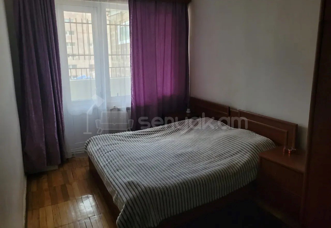 3 Սենյականոց Բնակարան Քարե Շենքում, 86քմ, 3/5 հարկ, Կապիտալ Վերանորոգված