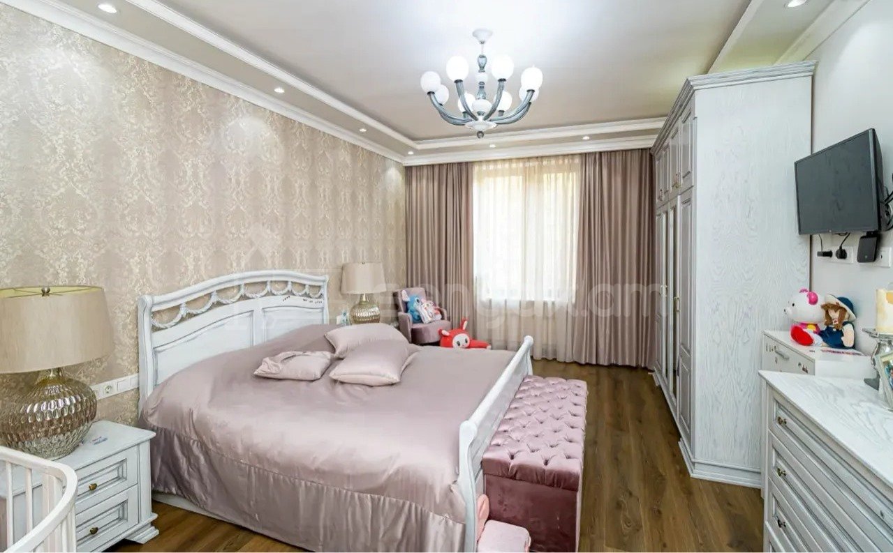 3 Սենյականոց Բնակարան Քարե Շենքում, 93քմ, 3/6 հարկ, Դիզայներական Վերանորոգված