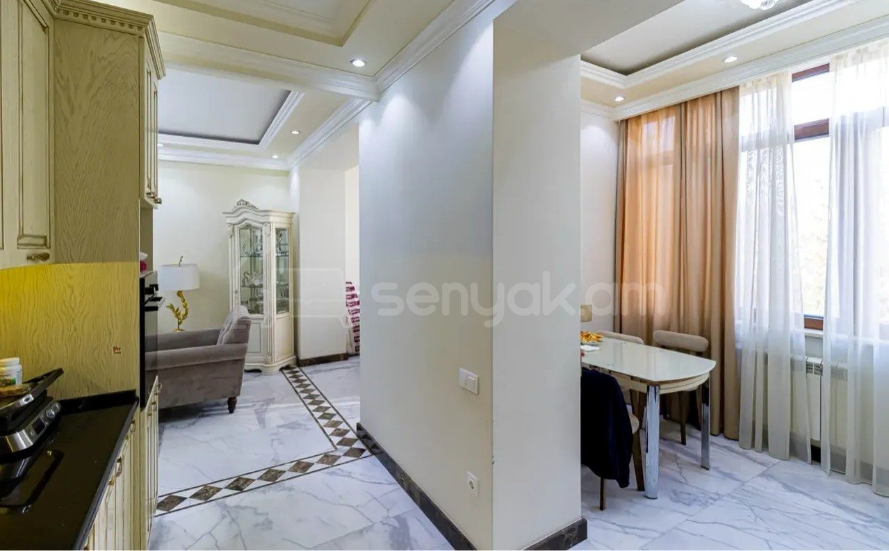 3 Սենյականոց Բնակարան Քարե Շենքում, 93քմ, 3/6 հարկ, Դիզայներական Վերանորոգված