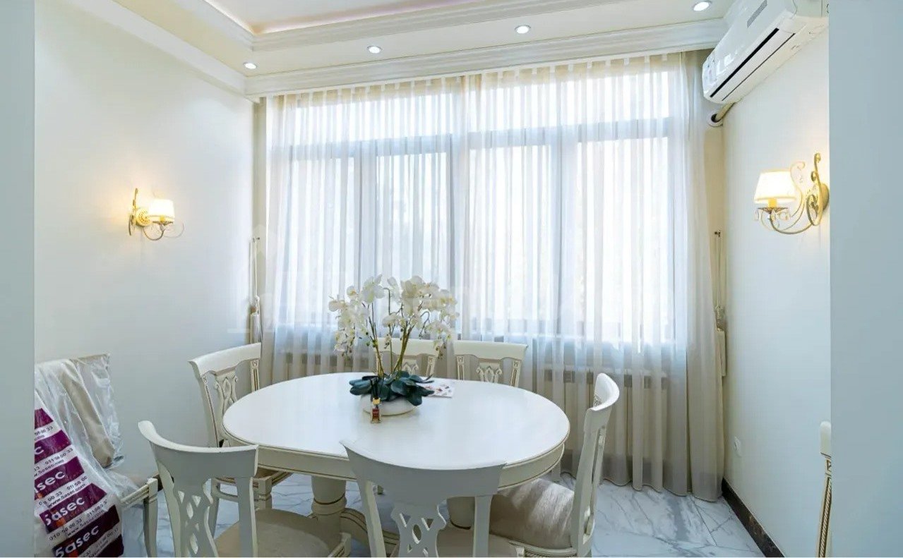 3 Սենյականոց Բնակարան Քարե Շենքում, 93քմ, 3/6 հարկ, Դիզայներական Վերանորոգված