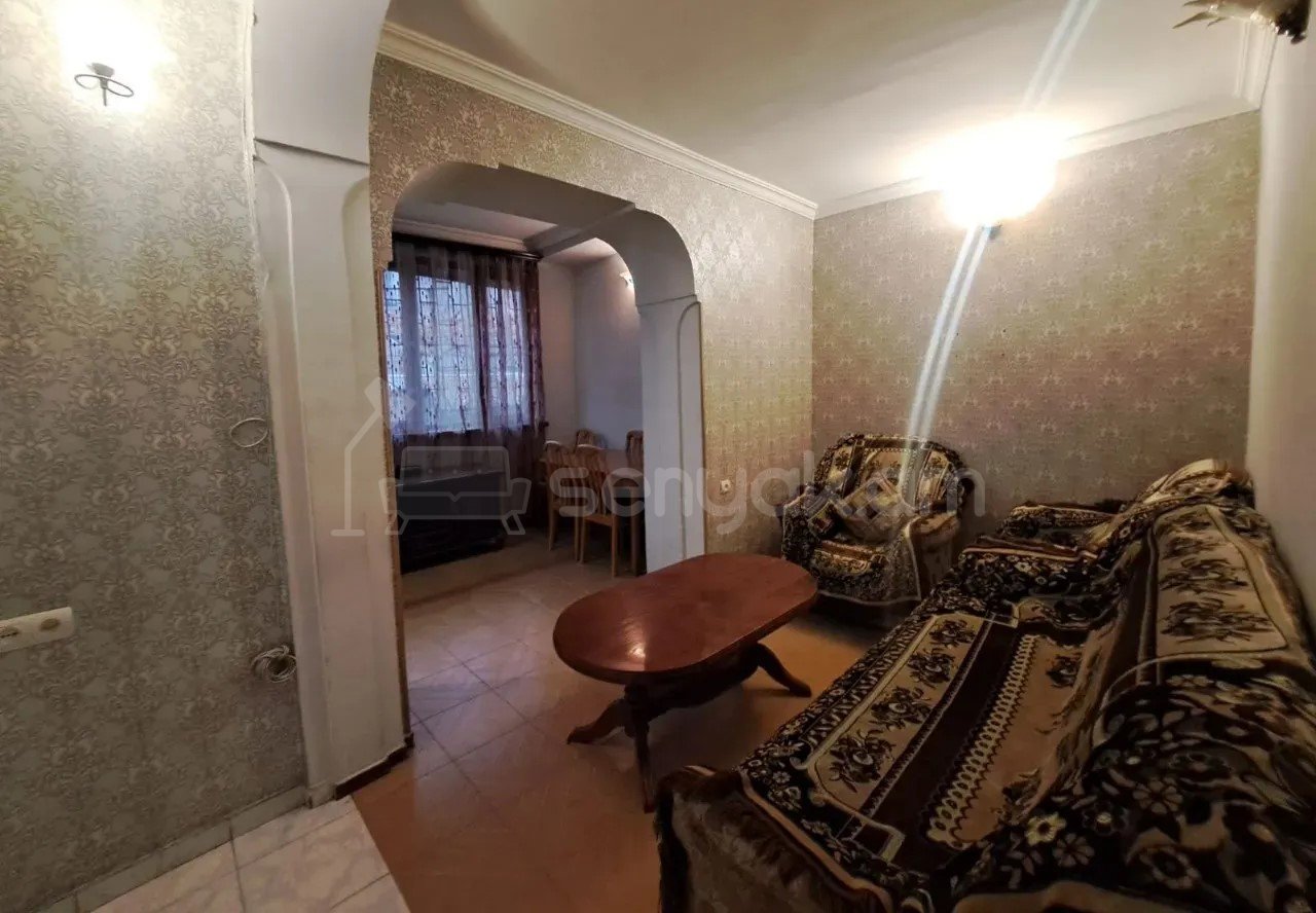 2 Սենյականոց Բնակարան Քարե Շենքում, 42քմ, 2/5 հարկ, Կապիտալ Վերանորոգված