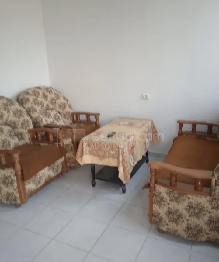 3 Սենյականոց Բնակարան Քարե Շենքում, 68քմ, 1/1 հարկ, Նորմալ Վիճակում, Կահավորված