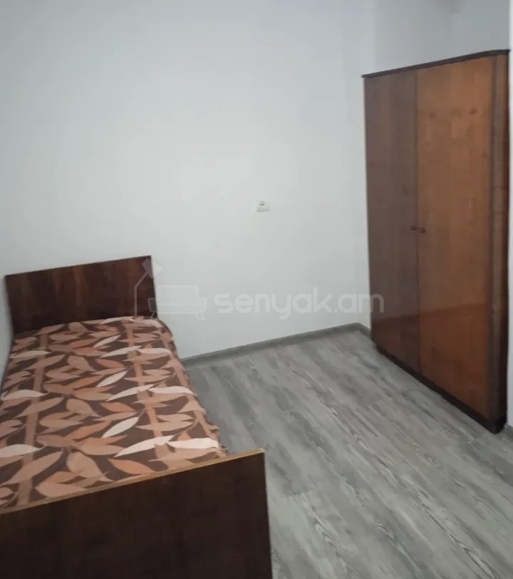 3 Սենյականոց Բնակարան Քարե Շենքում, 68քմ, 1/1 հարկ, Նորմալ Վիճակում, Կահավորված