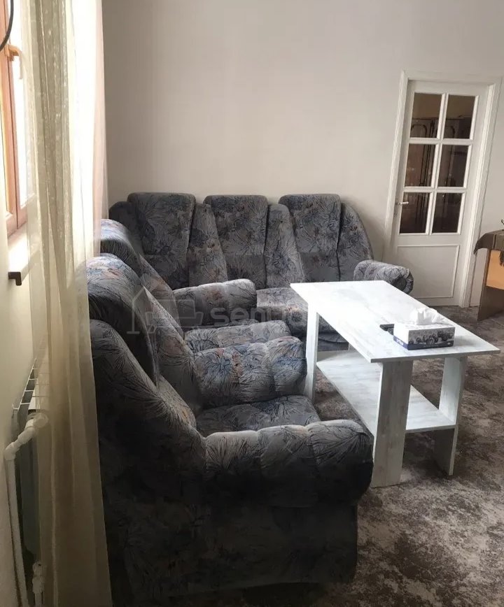 2 Սենյականոց Բնակարան Քարե Շենքում, 52քմ, 1/1 հարկ, Նորմալ Վիճակում, Կահավորված