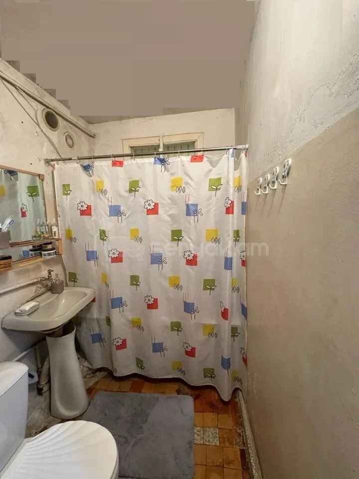 1 Սենյականոց Բնակարան Քարե Շենքում, 31քմ, 5/5 հարկ, Պետական Վիճակում