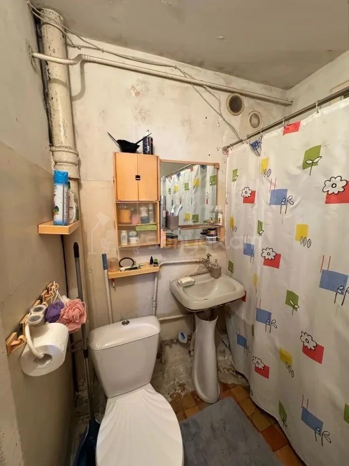 1 Սենյականոց Բնակարան Քարե Շենքում, 31քմ, 5/5 հարկ, Պետական Վիճակում