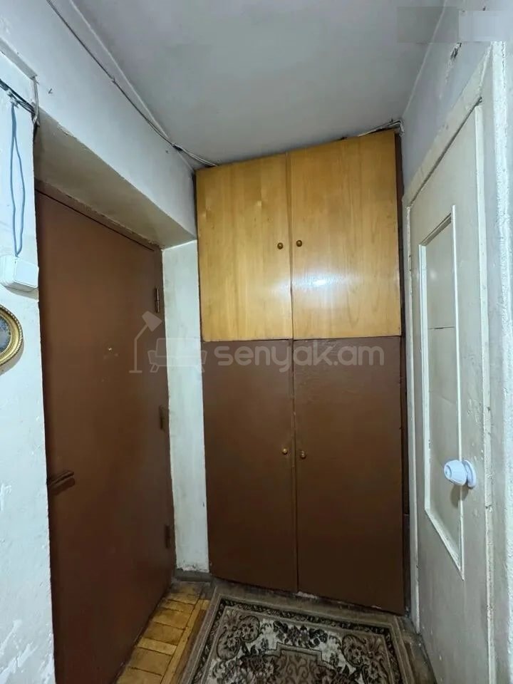 1 Սենյականոց Բնակարան Քարե Շենքում, 31քմ, 5/5 հարկ, Պետական Վիճակում