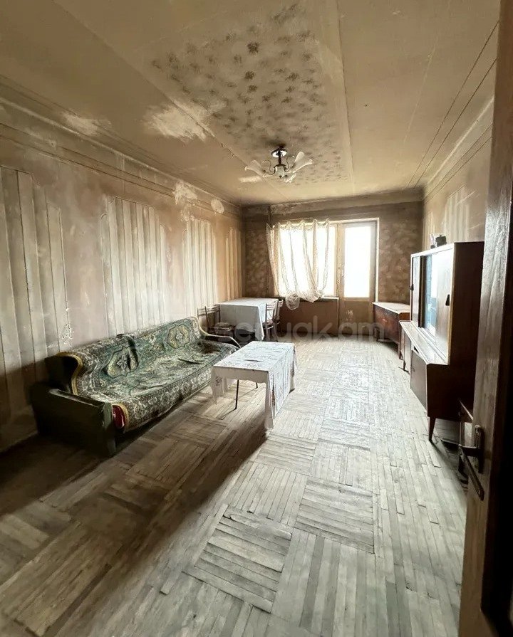 3 Սենյականոց Բնակարան Քարե Շենքում, 87քմ, 5/5 հարկ, Պետական Վիճակում