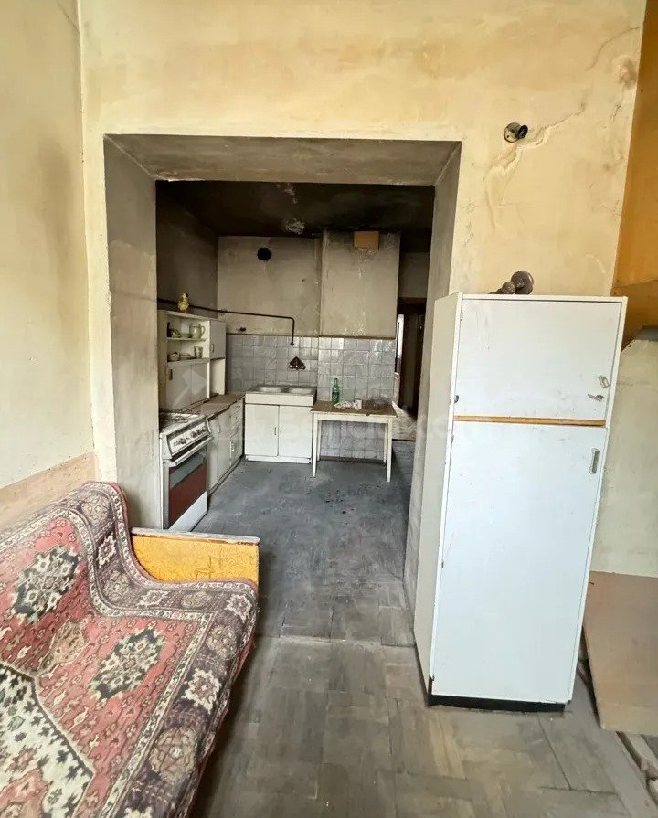 3 Սենյականոց Բնակարան Քարե Շենքում, 87քմ, 5/5 հարկ, Պետական Վիճակում