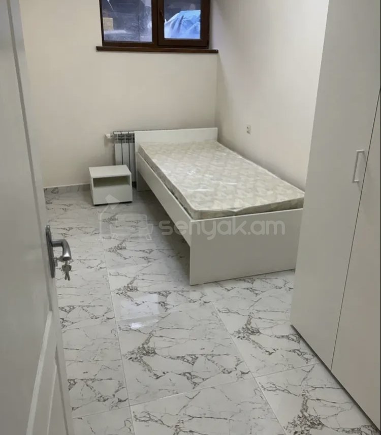 3 Սենյականոց Բնակարան Քարե Շենքում, 72քմ, 1/3 հարկ, Կապիտալ Վերանորոգված, Կահավորված