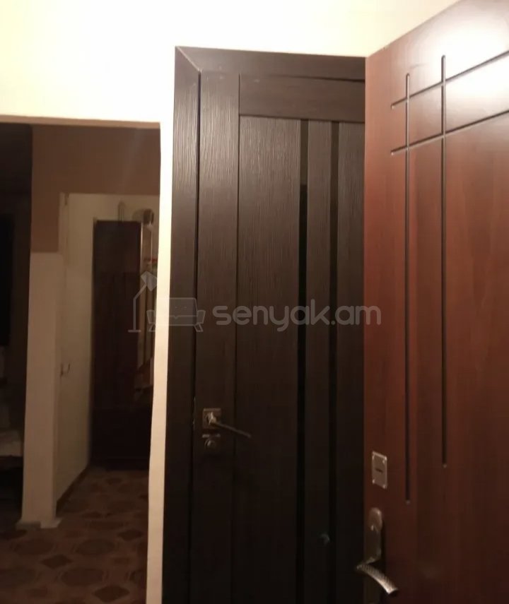 1 Սենյականոց Բնակարան Քարե Շենքում, 38քմ, 3/5 հարկ, Նորմալ Վիճակում, Կահավորված