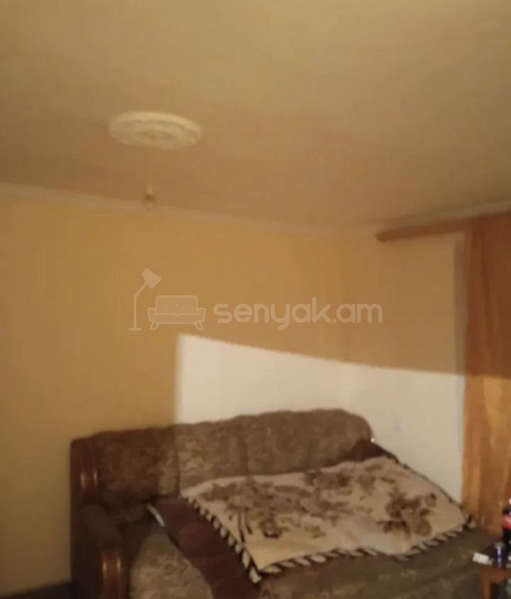 1 Սենյականոց Բնակարան Քարե Շենքում, 38քմ, 3/5 հարկ, Նորմալ Վիճակում, Կահավորված