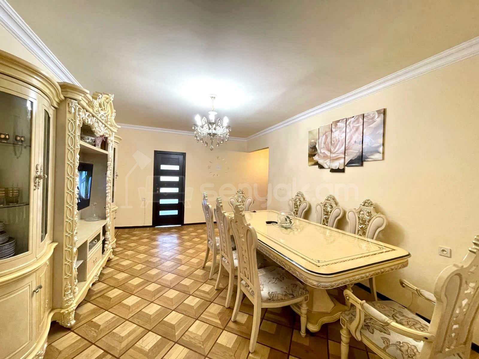 4 Սենյականոց Բնակարան, 105քմ, 3/5 հարկ, Դիզայներական Վերանորոգված