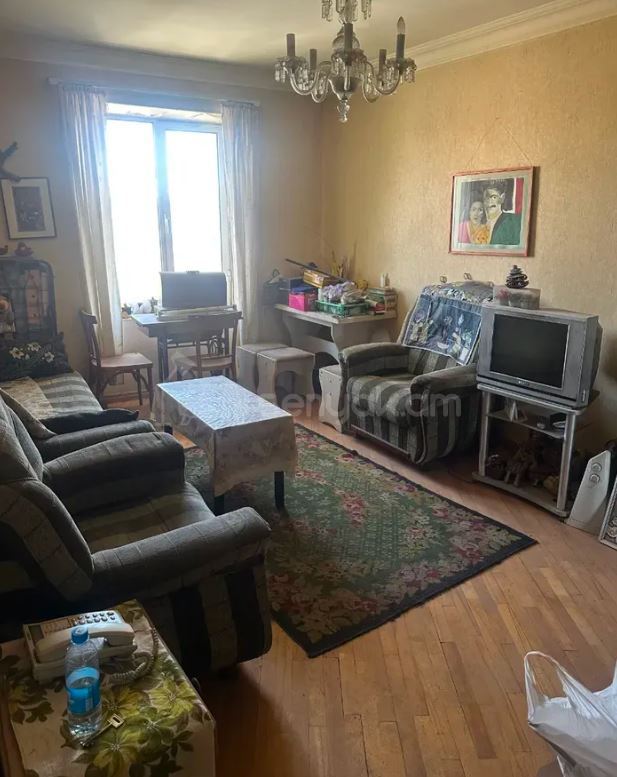 1 Սենյականոց Բնակարան Քարե Շենքում, 29քմ, 4/4 հարկ, Պետական Վիճակում