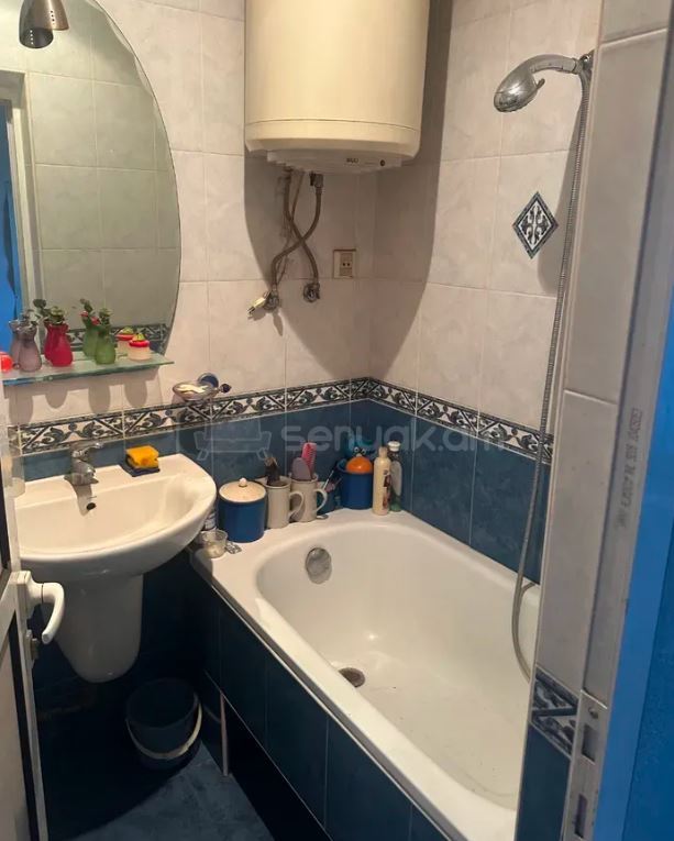 1 Սենյականոց Բնակարան Քարե Շենքում, 29քմ, 4/4 հարկ, Պետական Վիճակում