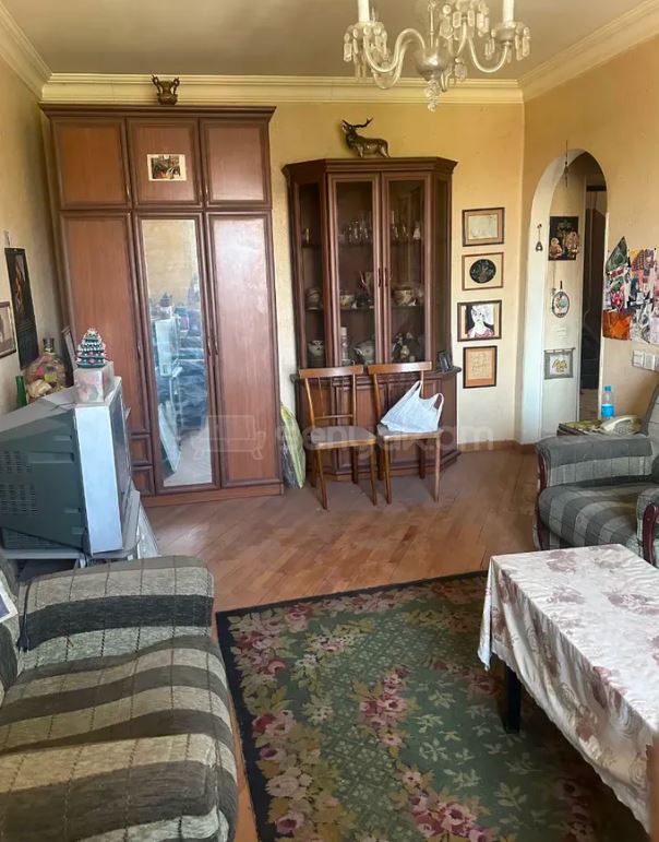 1 Սենյականոց Բնակարան Քարե Շենքում, 29քմ, 4/4 հարկ, Պետական Վիճակում