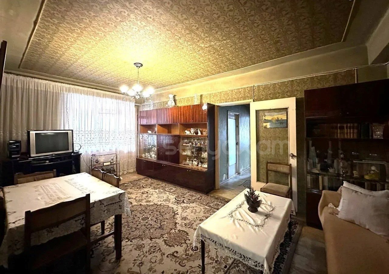 3 Սենյականոց Բնակարան, 88քմ, 1/12 հարկ, Պետական Վիճակում