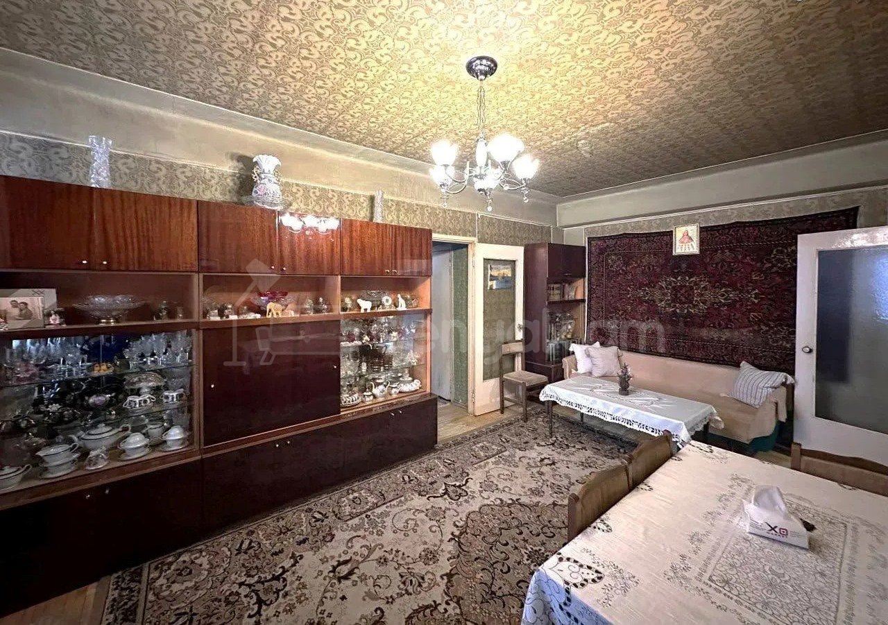 3 Սենյականոց Բնակարան, 88քմ, 1/12 հարկ, Պետական Վիճակում