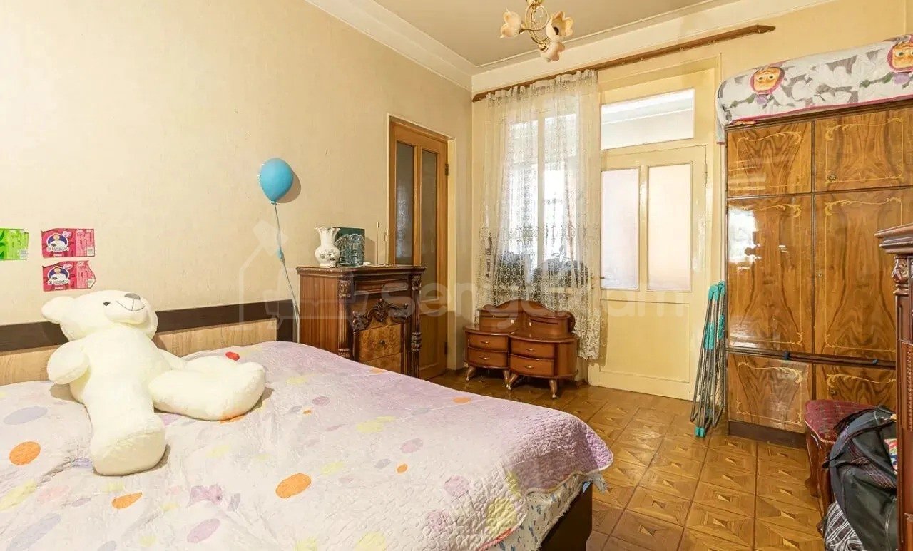 3 Սենյականոց Բնակարան Քարե Շենքում, 93քմ, 2/4 հարկ, Կապիտալ Վերանորոգված