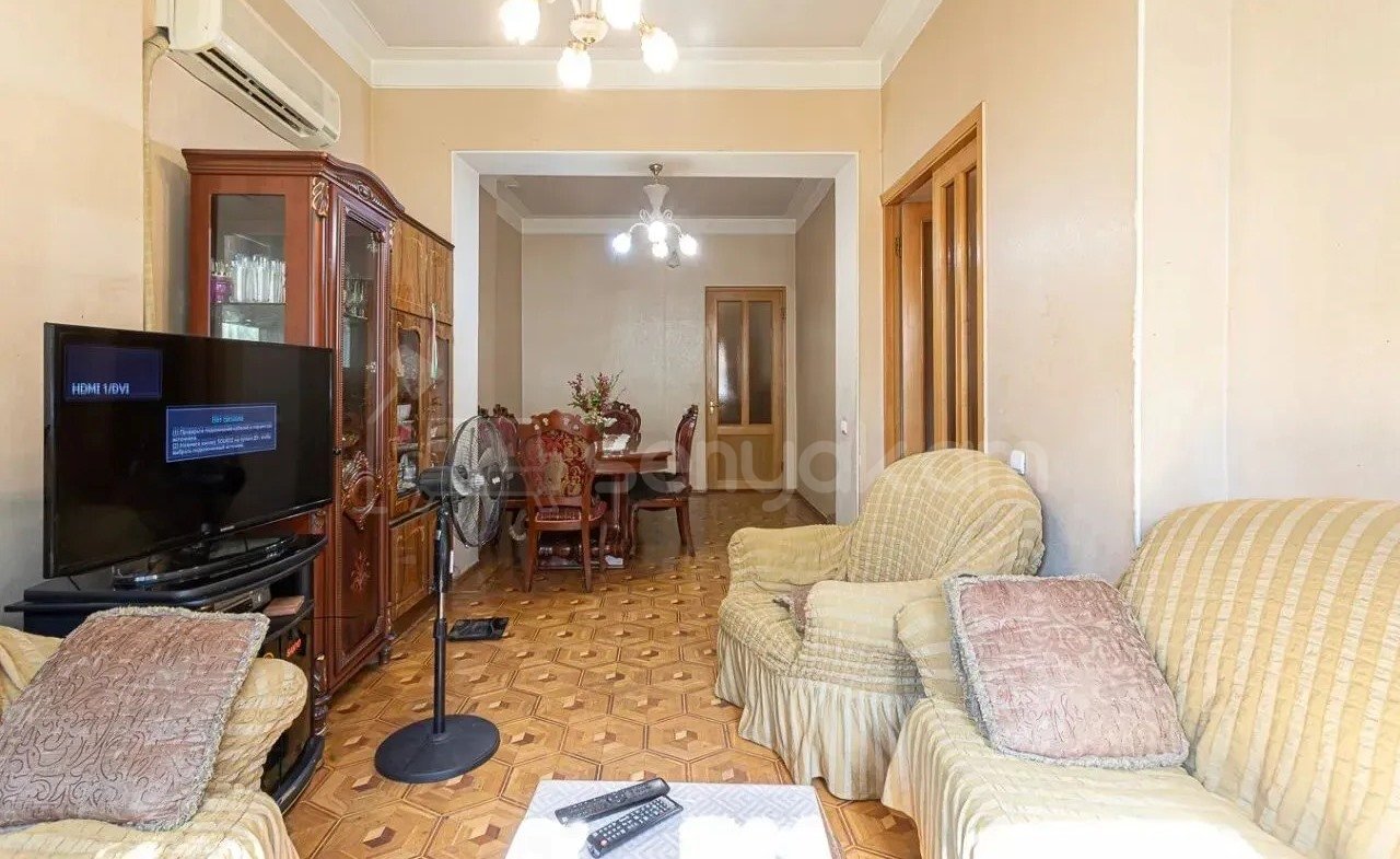 3 Սենյականոց Բնակարան Քարե Շենքում, 93քմ, 2/4 հարկ, Կապիտալ Վերանորոգված