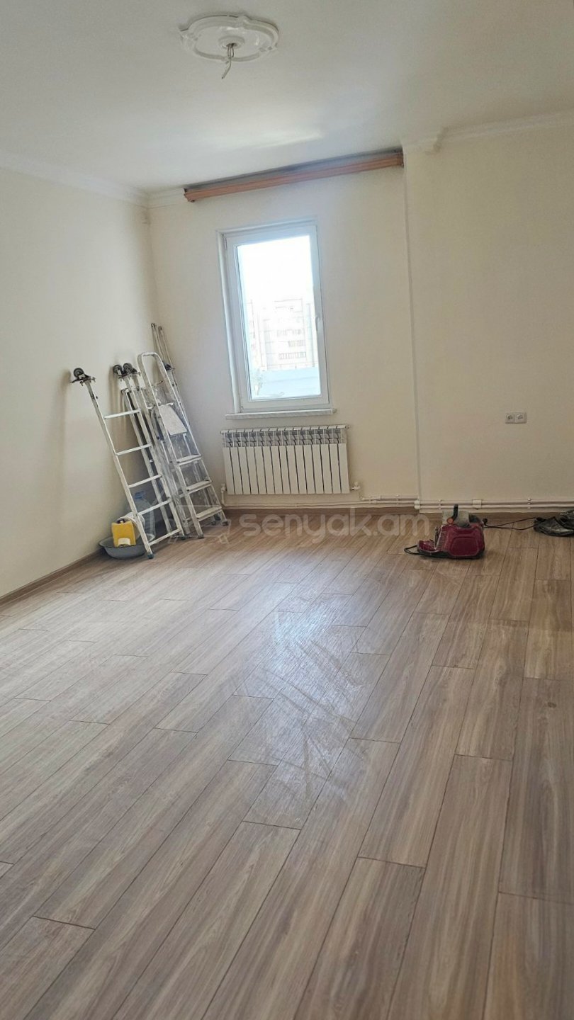 3 Սենյականոց Բնակարան, 70քմ, 12/16 հարկ, Կապիտալ Վերանորոգված, Կահավորված, Արևկող