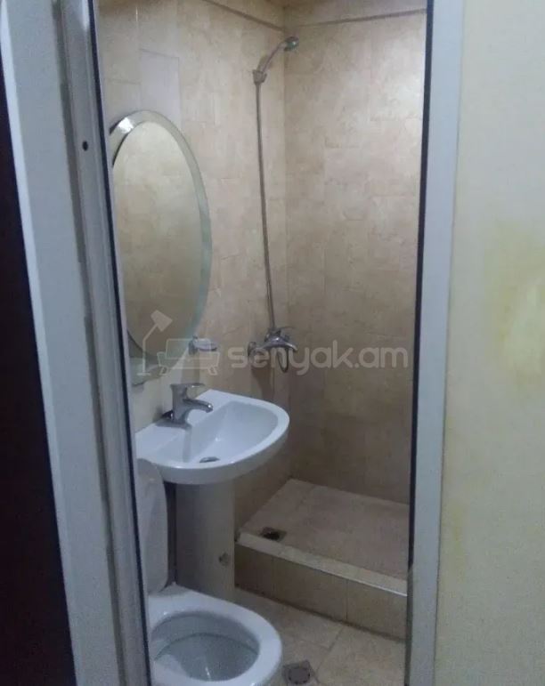 2 Սենյականոց Բնակարան Քարե Շենքում, 28քմ, 3/4 հարկ, Կապիտալ Վերանորոգված