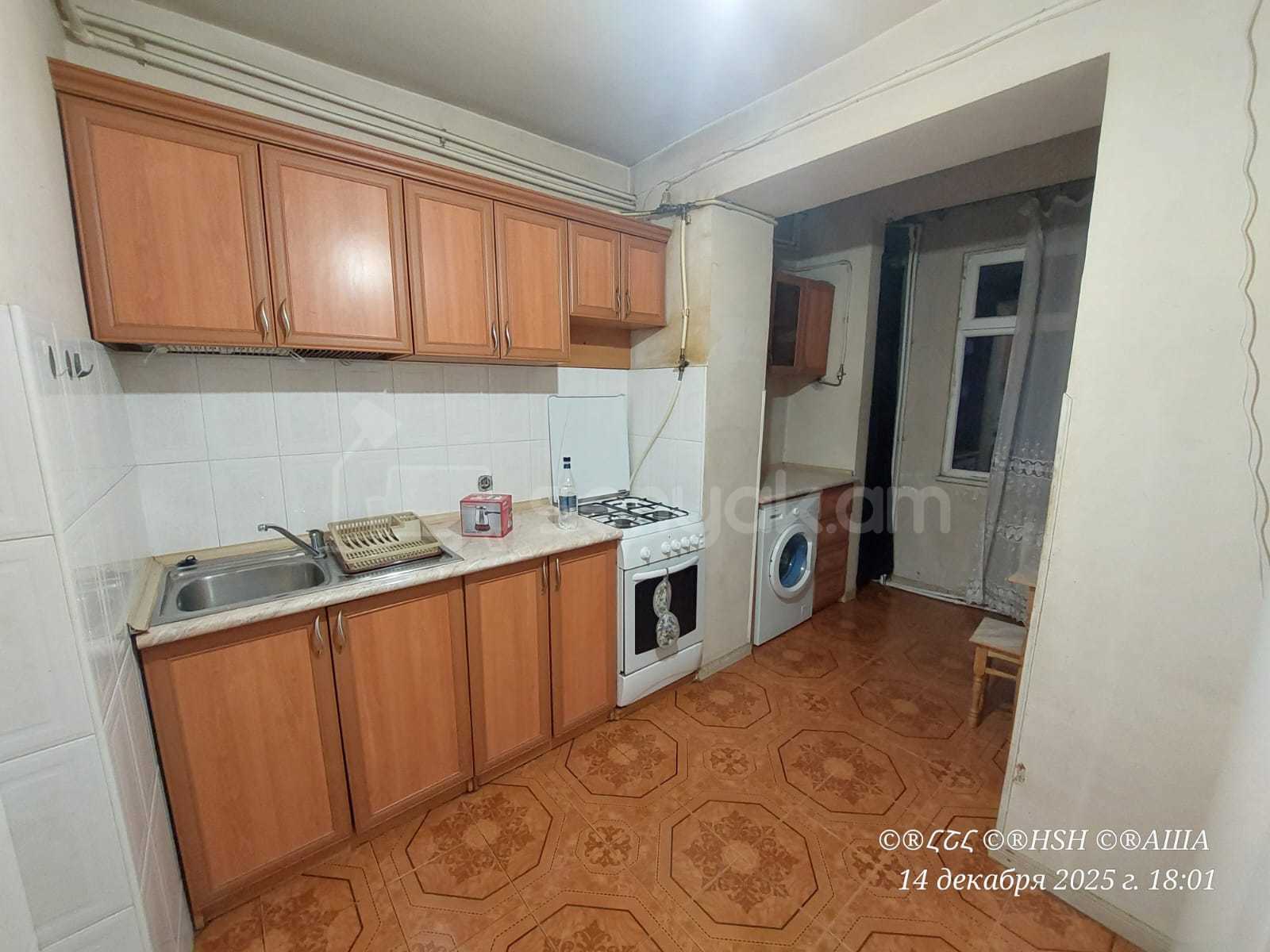 2 Սենյականոց Բնակարան Քարե Շենքում, 60քմ, 4/5 հարկ, Նորմալ Վիճակում, Կահավորված, Արևկող