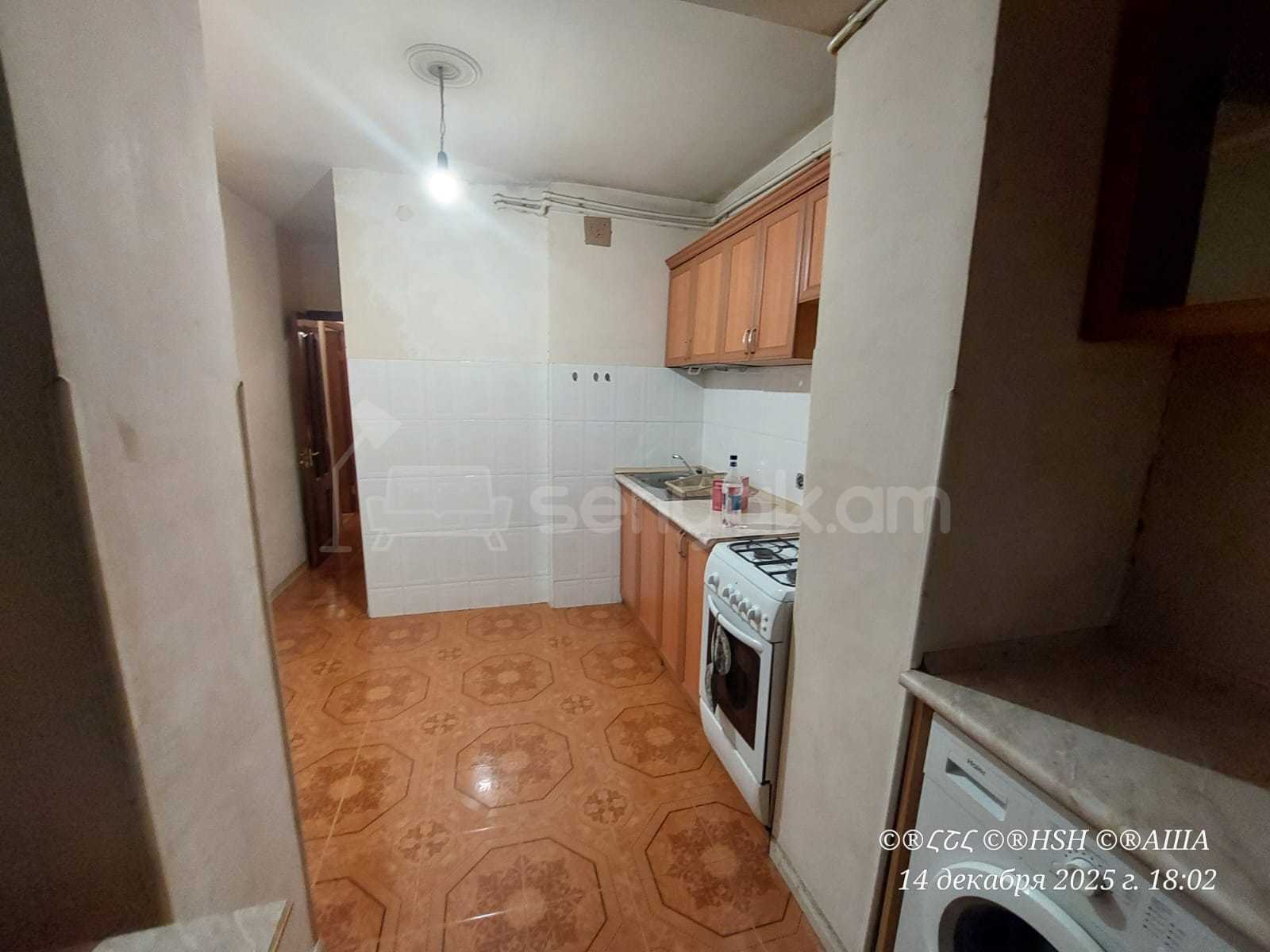 2 Սենյականոց Բնակարան Քարե Շենքում, 60քմ, 4/5 հարկ, Նորմալ Վիճակում, Կահավորված, Արևկող