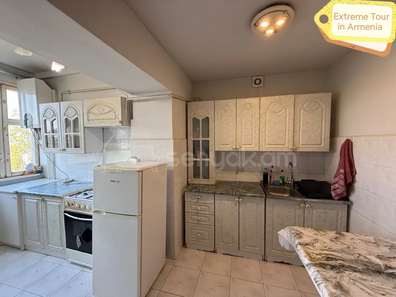 3 Սենյականոց Բնակարան Քարե Շենքում, 62քմ, 5/5 հարկ, Նորմալ Վիճակում, Կահավորված