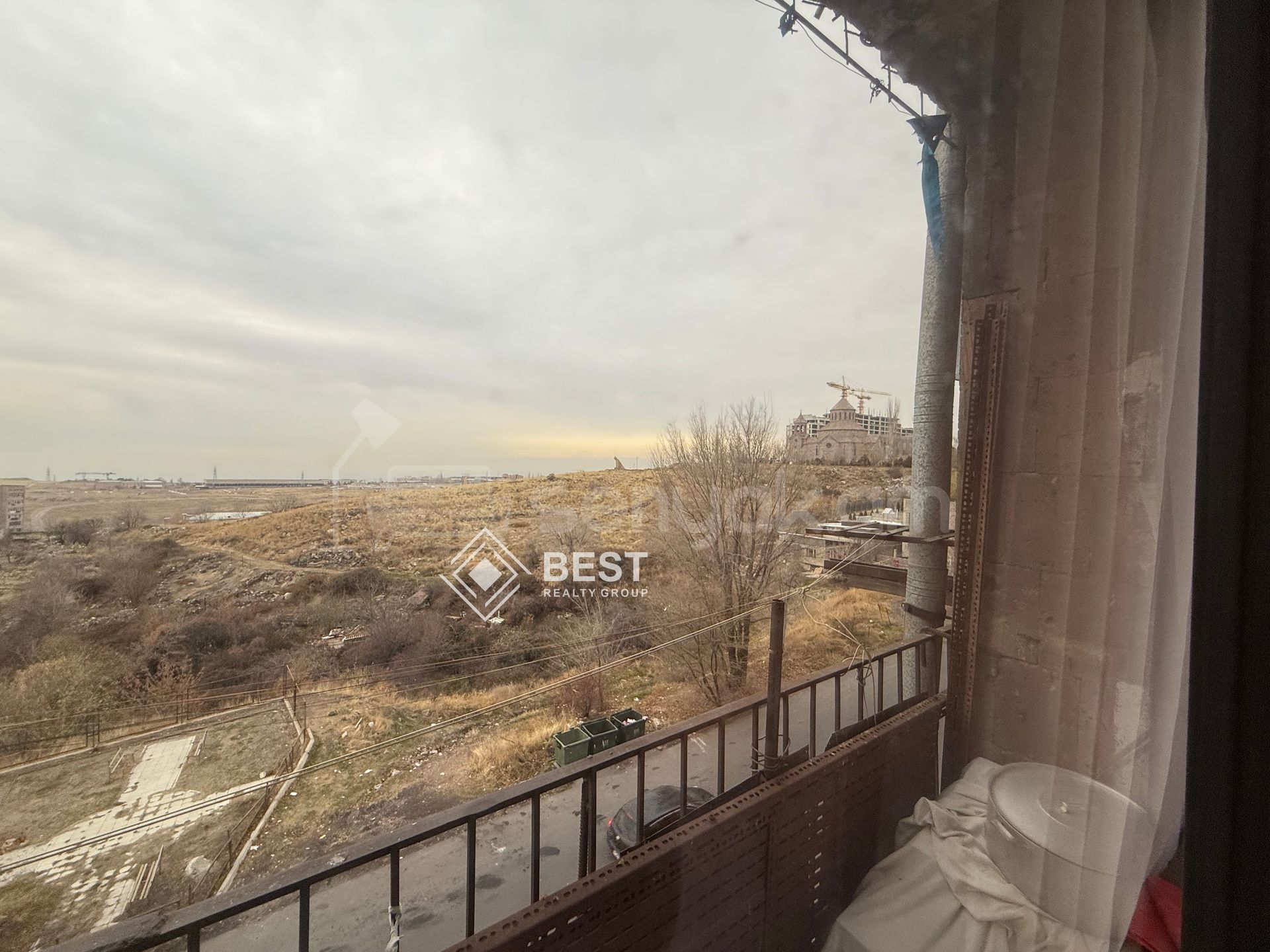 4 Սենյականոց Բնակարան Քարե Շենքում, 95քմ, 4/5 հարկ, Կոսմետիկ Վերանորոգված