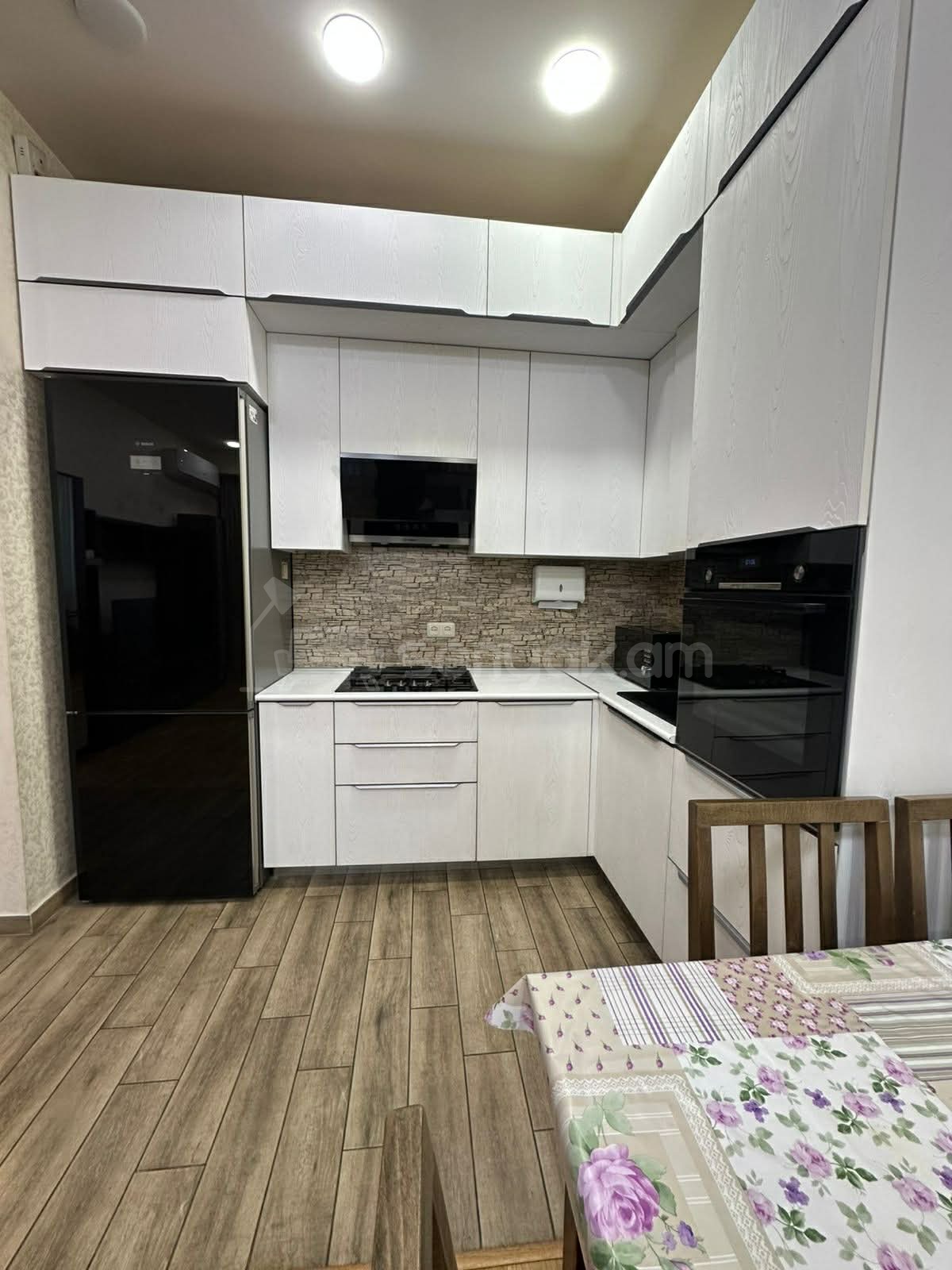 2 Սենյականոց Բնակարան Նորակառույցում, 60քմ, 6/14 հարկ, Կապիտալ Վերանորոգված